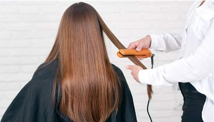 نحوه صحیح اجرای کراتین مو | مراحل کامل انجام کراتینه حرفه‌ای در خانه و سالن